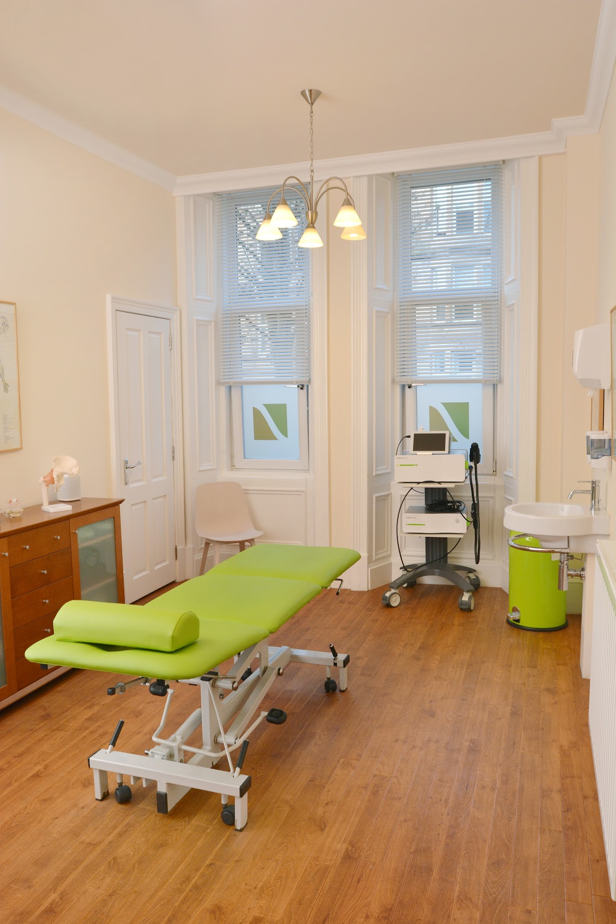 Cram Osteopaths Muirhead - Back Pain - Sciatica - Slipped Disc - Trapped Nerve - Shoulder Pain